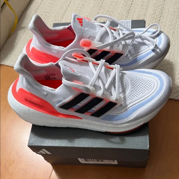 Adidas Ultraboost Light M7/W8.5/40. NIB - Picture 7 of 17